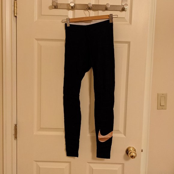 Nike Sportswear Women's Legasee Rose Gold XS - Picture 1 of 1